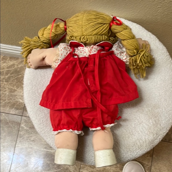 Cabbage Patch doll. Red and Yellow Doll with Accessories - Picture 3 of 4